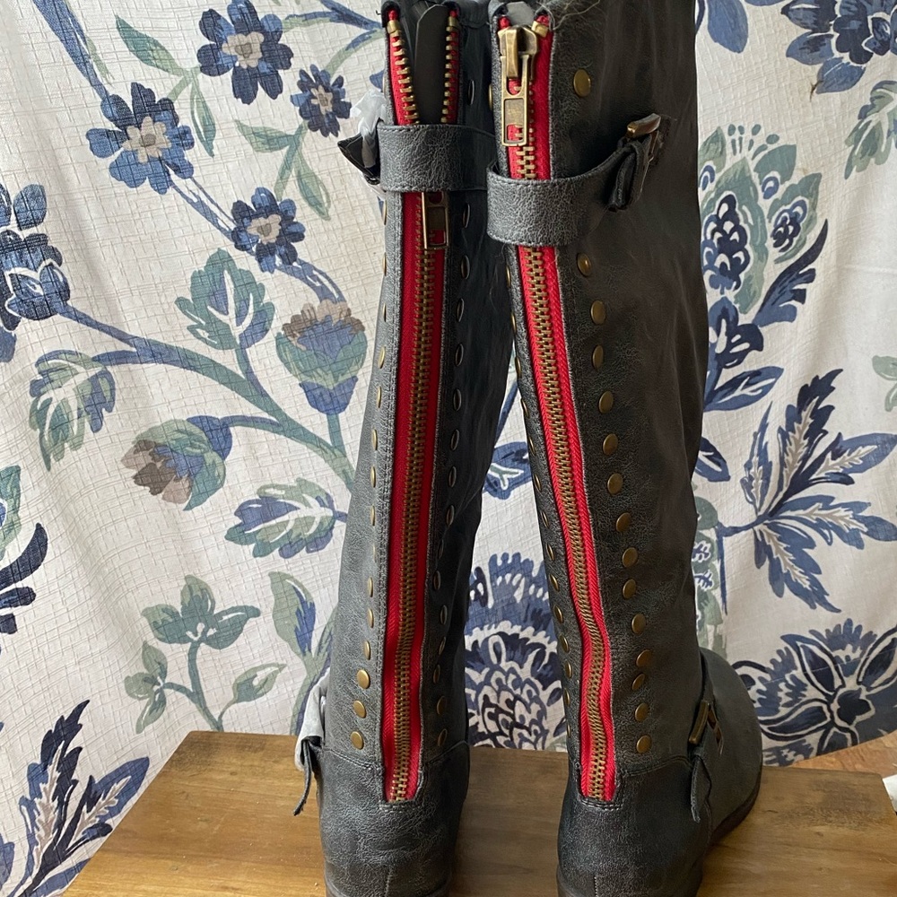 Gray synthetic leather riding boots. Size 7.5 wide calf. New, unworn condition